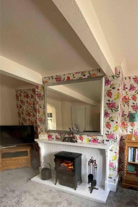 Cute And Cosy 2 Bed Cottage Honley Exterior foto